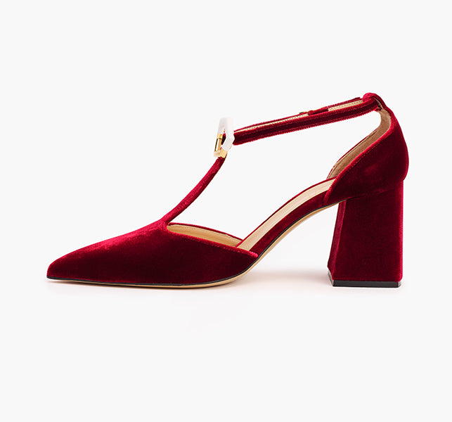 MaryJane Red Pumps